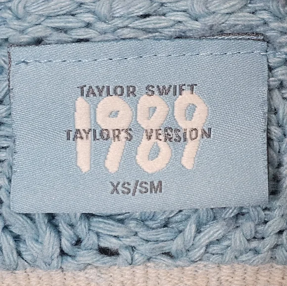 Taylor Swift Purple and Blue Cardigans - Picture 10 of 13